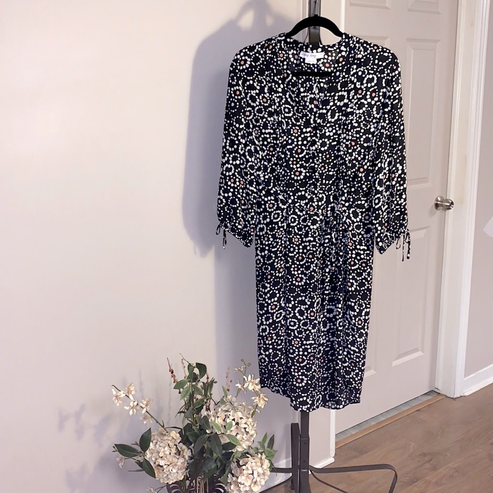 Uniquely patterned 3/4 sleeve dress